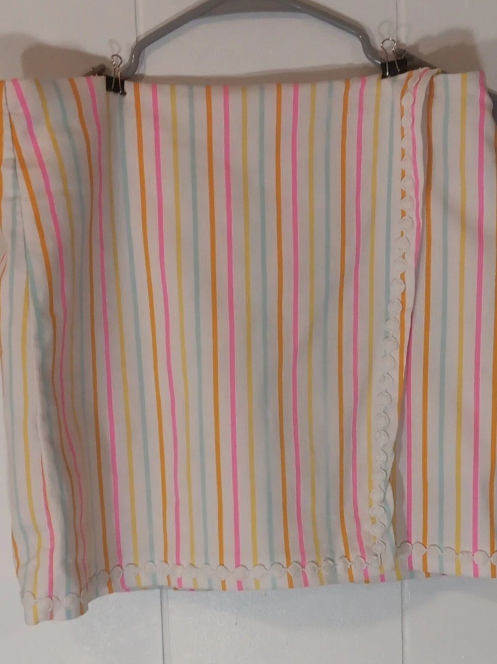 crown & ivy Pastel Stripe Scalloped Mini Skirt - White, Pink, Yellow, Blue